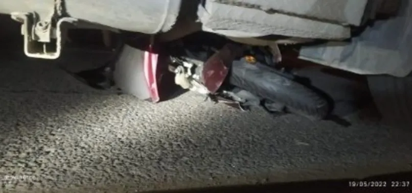 Manisa’da TIR’ın altında kalan motosikletli metrelerce sürüklendi! Ağır yaralı