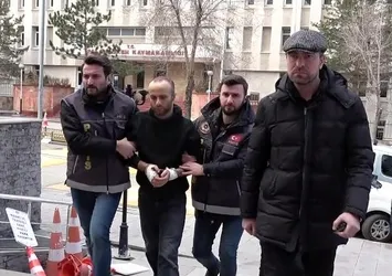 Erzurum'da annesini öldürüp babasını yaralamıştı! O caninin ifadesi ortaya çıktı: Gizemli bir iç ses...
