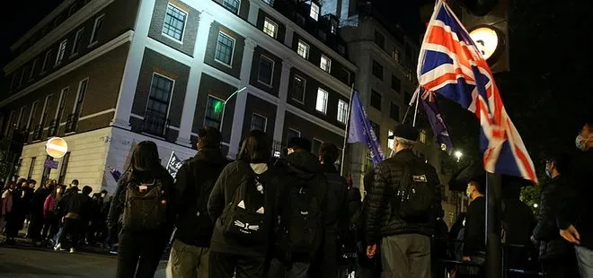 Son dakika: İngiltere’de Başbakan Johnson karşıtları sokaklara döküldü