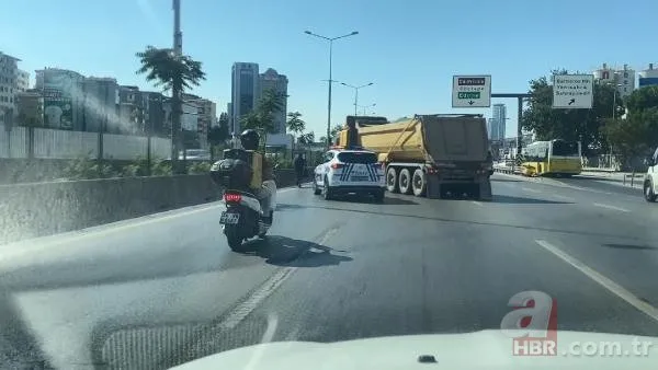 İstanbul’da hareketli anlar! Elinde bıçak sırtında çanta trafiği birbirine kattı
