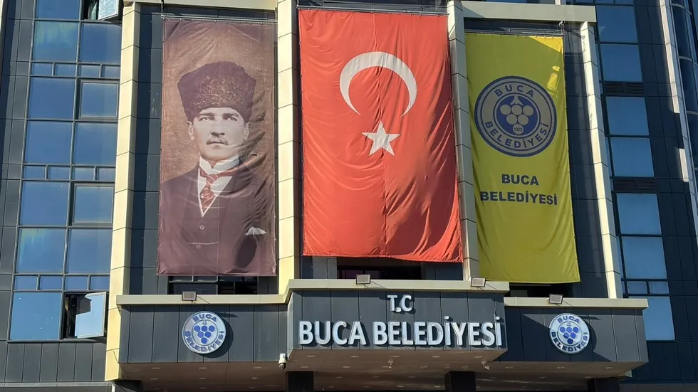 Buca Belediyesi'ne operasyon! CHP'li Belediye Başkanı Görkem Duman gözaltında - 8