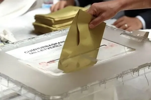 SEÇİM GÜNÜ OY SAATLERİ 14 MAYIS! Oy kullanma işlemi saat kaçta başlıyor? En son saat kaçta oy verilir?