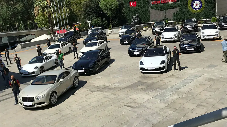 9 ilde lüks otomobil kaçakçılığı operasyonu