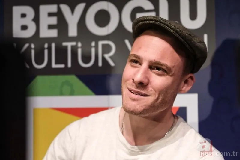 Şafak Sezer’den Kerem Bürsin’in sözlerine tepki: Daha çok ekmek yemesi lazım 4