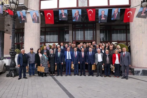 1709824789799.jpeg Cumhur İttifakı Ankara Büyükşehir Belediye Başkan Adayı Turgut Altınok: Ankara'da altın çağ başlayacak | Müjdeleri sıraladı: "Kentsel dönüşüm planlarını bitireceğiz" - 1