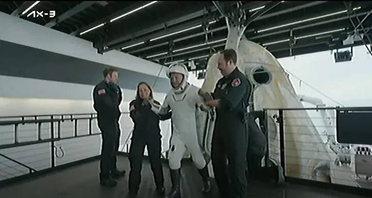 İlk Türk astronot Alper Gezeravcı Dünya'ya döndü! İşte o tarihi görüntüler