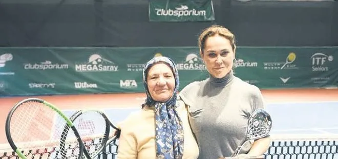 Hülya Avşar’a teniste dişli rakip! 67 yaşındaki Durdu Teyze...