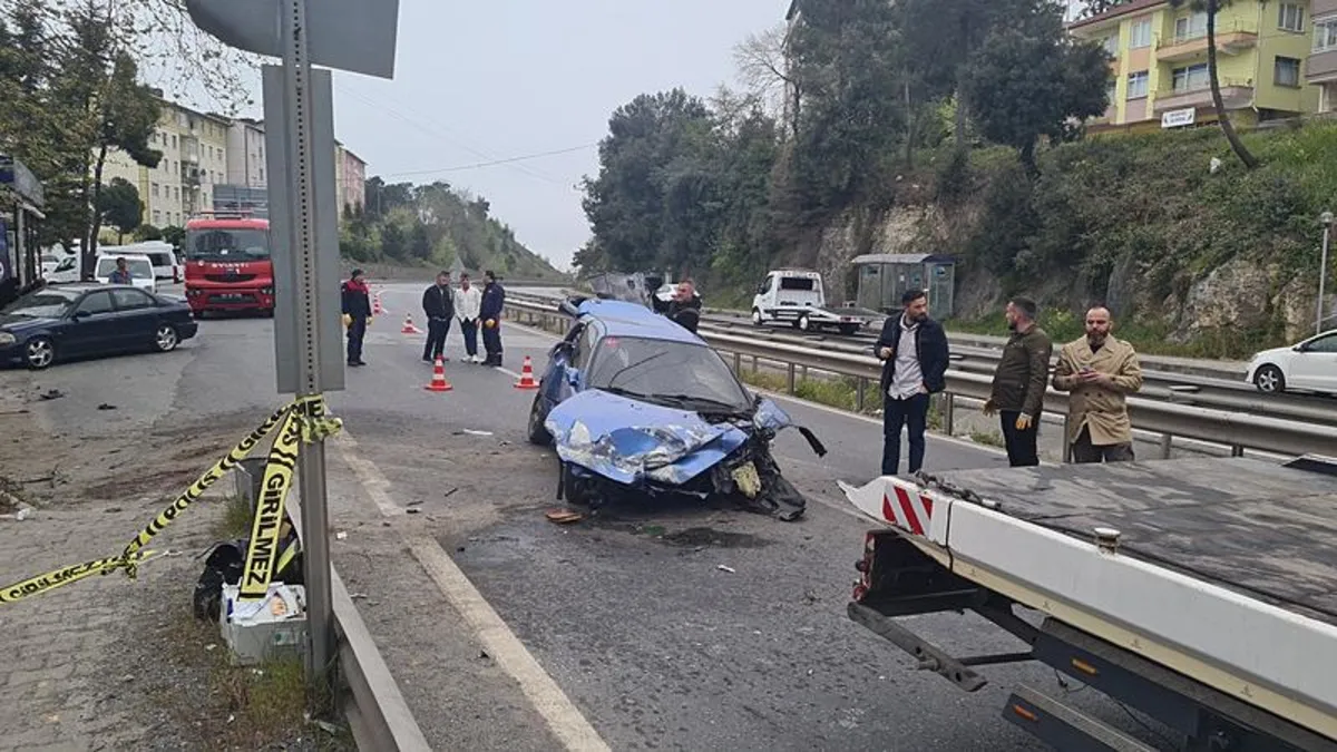 Kontrolden çıktı trafo binasına daldı: 1 ölü 1 yaralı