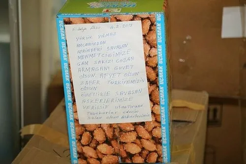 Yörük Yılmaz amcadan Mehmetçik’e kuruyemiş