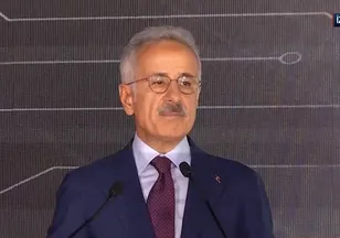 Bakan Uraloğlu açıkladı! Türkiye'nin dijital altyapısı 720 bin kilometrelik fiber ağa ulaştı