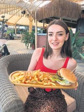 1624424258900.jpeg Bodrum’da şaşırtan plaj ve yiyecek fiyatları! Hamburger ayran menü 172 TL - 5