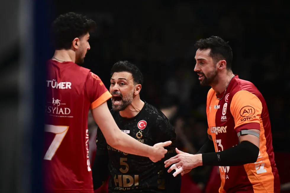 galatasaraya-set-vermedi-efeler-liginde-sampiyon-ziraat-bankkart-1777311295560.jpg FOTOĞRAF (AA)