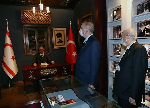 Başkan Recep Tayyip Erdoğan’dan Lefkoşa’da Alparslan Türkeş’in doğduğu müze eve ziyaret