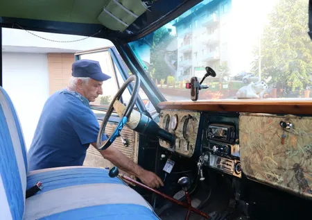 Hurdaya ayrılan Chevrolet Suburban’ı yıllar sonra geri aldı! Restore etti: Ev teklif eden bile var