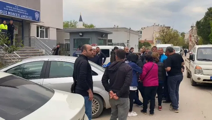 Balıkesir Erdek’te AK Parti seçim aracına ve şoförüne saldırı!