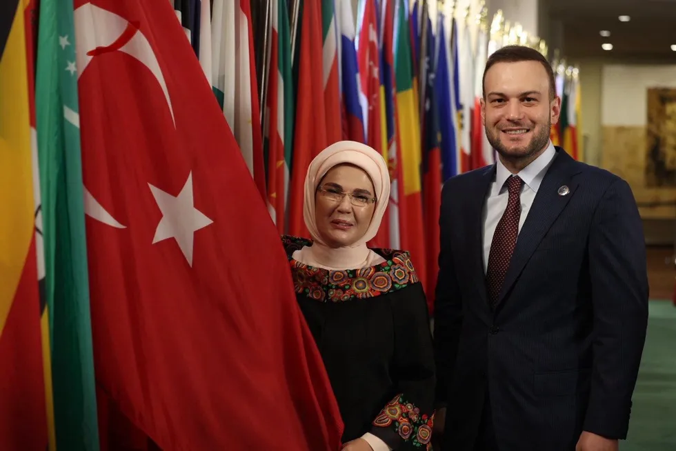 emine-erdogandan-sifir-atik-ve-iklim-donusumu-mesaji-1790330851544.png Emine Erdoğan'dan sıfır atık ve iklim dönüşümü mesajı - 2