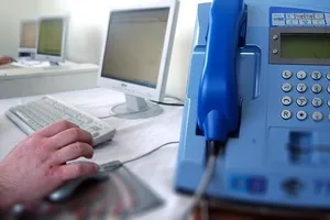 İzmirdeki 4 bin 620 ankesörlü telefonun 127sinden FETÖ çıktı