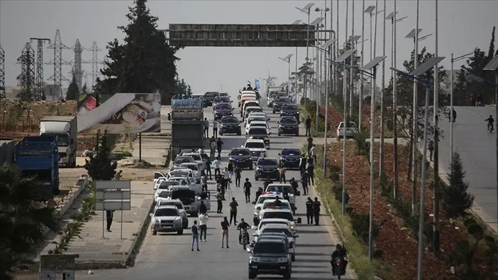 msbden-onemli-aciklama-teslim-olan-terorist-sayisinda-artis-var-1749716258668.jpeg PKK/YPG'li teröristlerin Halep kent merkezinden çekilme görüntüleri (AA)