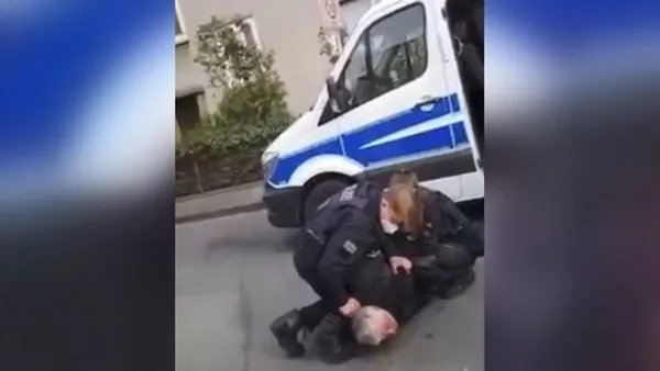 Almanya'nın faşist polislerinden Türk iş adamına George Floyd işkencesi - 1