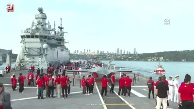 TCG Anadolu İstanbul Boğazı’ndan geçti
