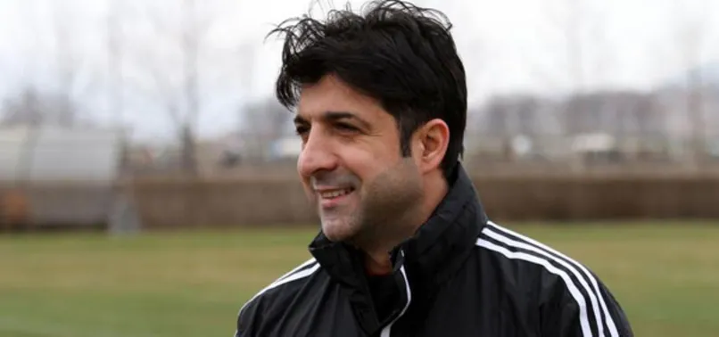 Oktay Derelioğlu'ndan sürpriz imza