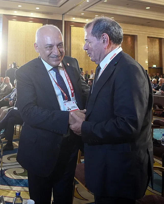 tffnin-yeni-baskani-belli-oluyor-gozler-ankarada-gerceklesecek-secimlerde-1721298385596.jpg Galatasaray Başkanı Dursun Özbek ve TFF Başkan adayı Mehmet Büyükekşi