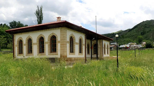 Sultan 2'nci Abdulhamid'in yaptırdığı mektep, 116 yıldır ayakta - 5