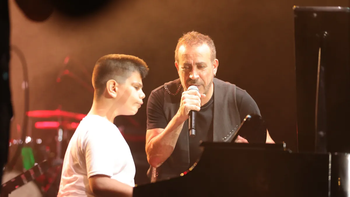 Haluk Levent’ten korkutan haber! Konseri yarıda kesti: "Tüm şartları zorlayarak geldim"
