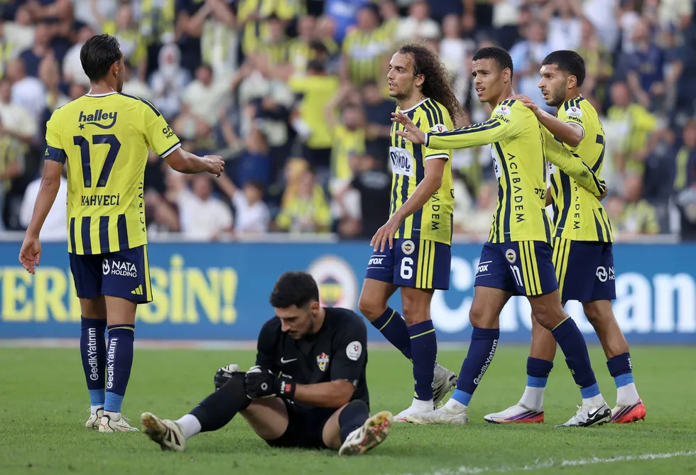 super-ligde-milli-ara-oncesi-6-hafta-sonlandi-yapay-zekanin-sene-sonu-sampiyonu-kim-1789999592049.jpg Yapay zeka Süper Lig şampiyonunu tahmin etti! İşte ilk 5 sıralaması ve küme düşecek takımlar - 2