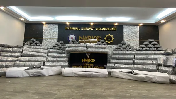 Ambarlı Limanı'nda 1 ton 580 kilo marihuana ele geçirildi! Meksika'dan İstanbul'a getirmişler - 1