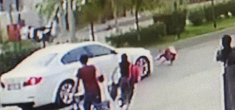Yaya geçidinde araba çarpan küçük kız, taburcu oldu