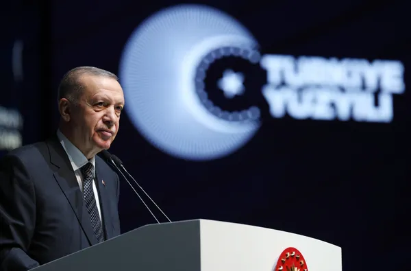 Son dakika: Yüz Yüze Türkiye Esnaf Buluşması | Başkan Erdoğan müjdeyi verdi! 6’lı masanın cumhurbaşkanı modeline sert tepki