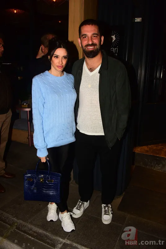 Ünlü futbolcu Arda Turan’ın eşi Aslıhan Doğan Turan estetiklerine bir yenisini daha ekledi: Yaptırmak için Arda’yı zor ikna ettim 10