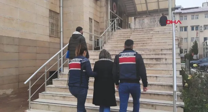sirnakta-teror-orgutu-pkkya-uye-olma-sucundan-aranan-dorsin-botan-kod-isimli-terorist-yakalandi-secimlere-muda-1711449948964.jpeg Şırnak'ta terör örgütü PKK'ya üye olma suçundan aranan Dorşin Botan kod isimli terörist yakalandı! Seçimlere müdahale için görevlendirilmiş - 2