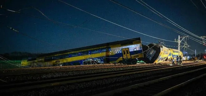 Hollanda’da feci kaza: Yolcu treni raydan çıktı