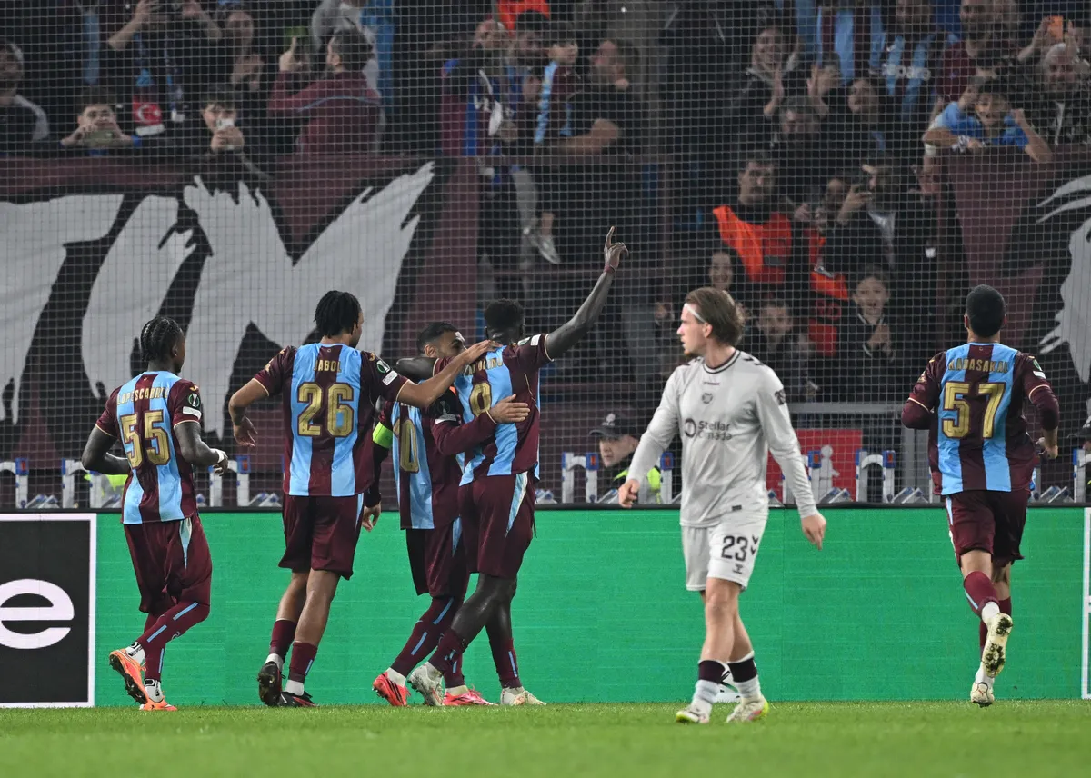 trabzonspor-iskocya-temsilcisi-heartsi-maglup-etti-salahtan-galibiyete-cifte-katki-1792695087804.jpg Trabzonspor, İskoçya temsilcisi Hearts’ı mağlup etti! Salah’tan galibiyete çifte katkı - 3