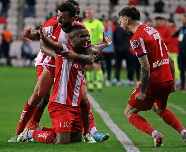 antalyaspor-1-sivasspor-0-mac-sonucu-antalya-tek-golle-kazandi-1646590822490.jpg Antalyaspor: 1 - Sivasspor: 0 MAÇ SONUCU | Antalya tek golle kazandı - 1