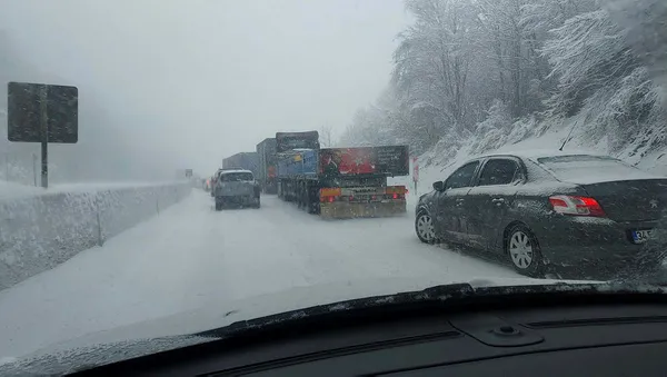 d100-karayolu-bolu-dagi-gecisi-istanbul-istikameti-trafige-kapandi-1680102556063.jpg D100 Karayolu Bolu Dağı geçişi İstanbul istikameti trafiğe açıldı - 1