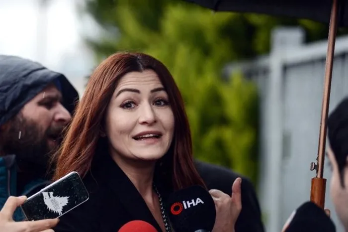 Başörtülü kadınlara hakaretten yargılanan Deniz Çakır hakkında flaş karar - 2