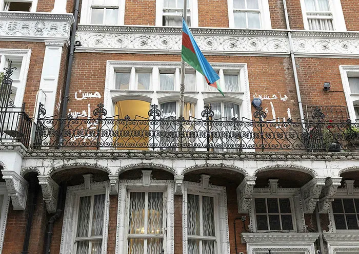 Son dakika: Azerbaycan’ın Londra Büyükelçiliğine saldırı