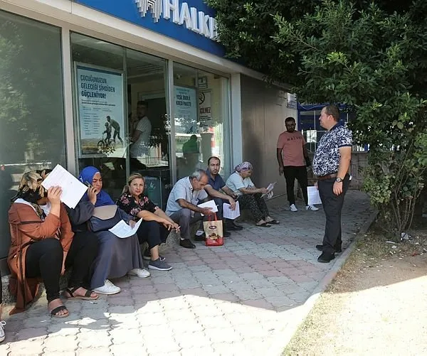 Son dakika: Sosyal Konut Projesine rekor başvuru! Banka önünde uzun kuyruklar oluştu