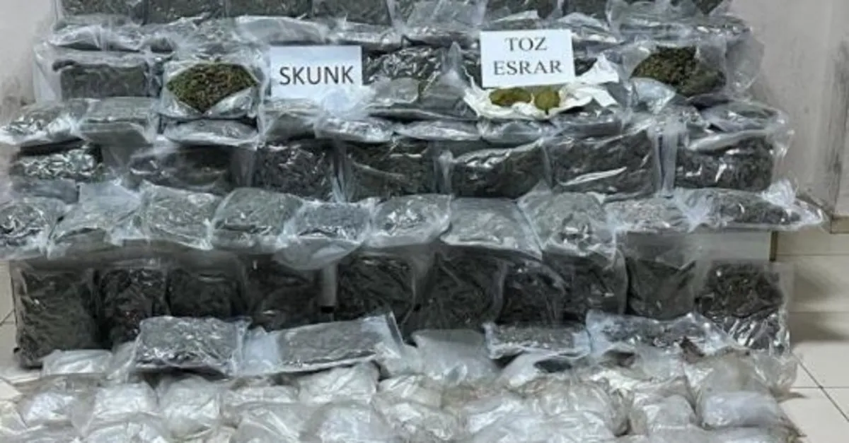 Gaziantep'te 123 kilo skunk ve metamfetamin ele geçirildi