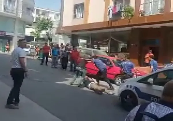 Son dakika: İstanbul Esenyurt'ta sokakta düğün tartışmasında arbede çıktı! Polis havaya ateş etti - 1