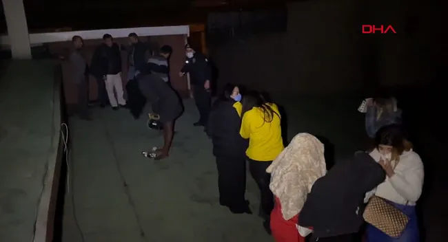 Konya'da kısıtlamayı ihlal edip eğlence merkezine gidenler polisi görünce nereye saklanacaklarını şaşırdılar - 6