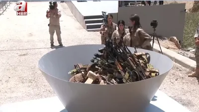 PKK’nın silah bırakması dünya basınında!