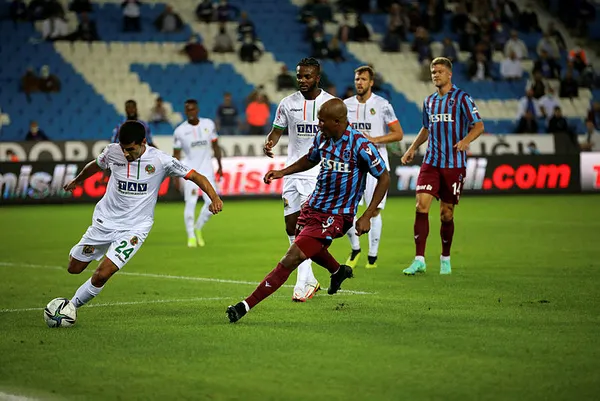 Trabzon’da puanlar kardeş payı! Trabzonspor 1-1 Alanyaspor MAÇ SONUCU-ÖZET