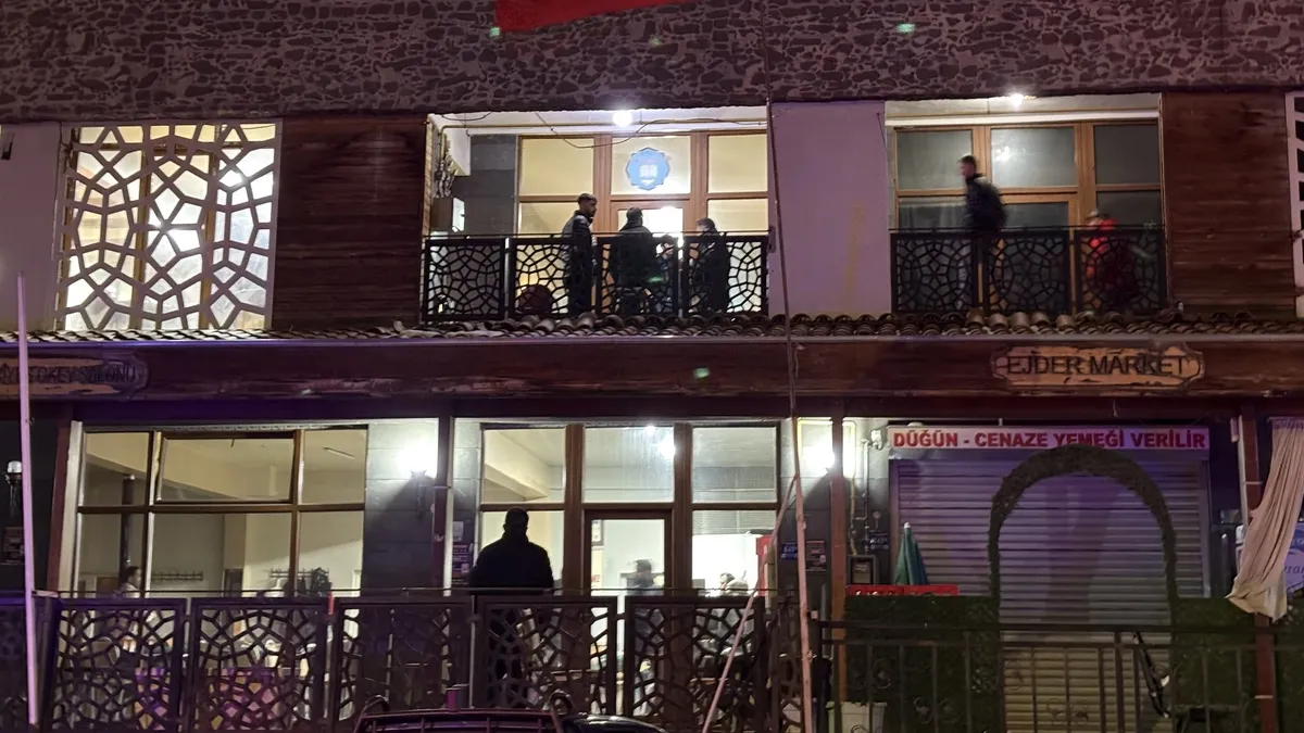 Oyun salonunda çıkan kavga kanlı bitti! 1 ağır yaralı