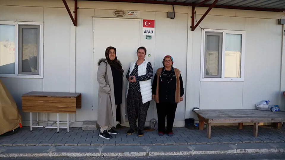 Depremzedelerden Başkan Erdoğan'a teşekkür! "Burası benim beyaz sarayım"