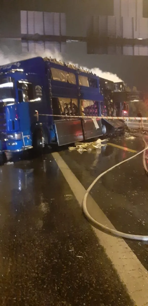 Mersin’de kaza sonrası TIR alev aldı! Araca sıkışan şoför yanarak can verdi - 5