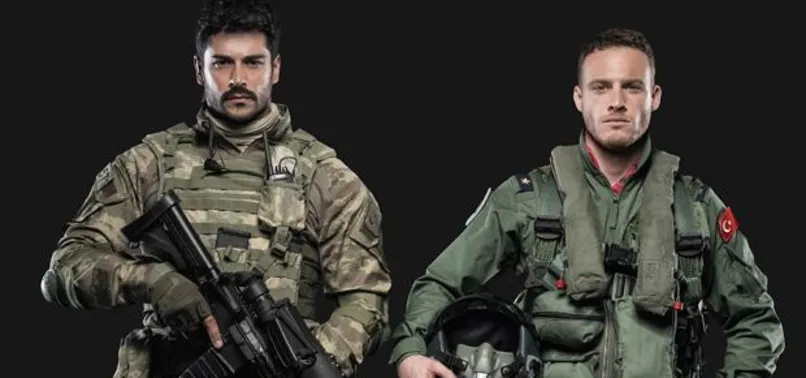 Yakışıklı oyuncular 'Can Feda' ile sevenlerinin karşısında